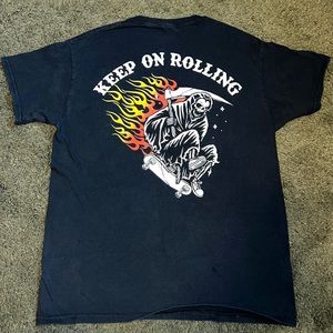 Cactus & skull keep on rolling skateboard shirt size medium